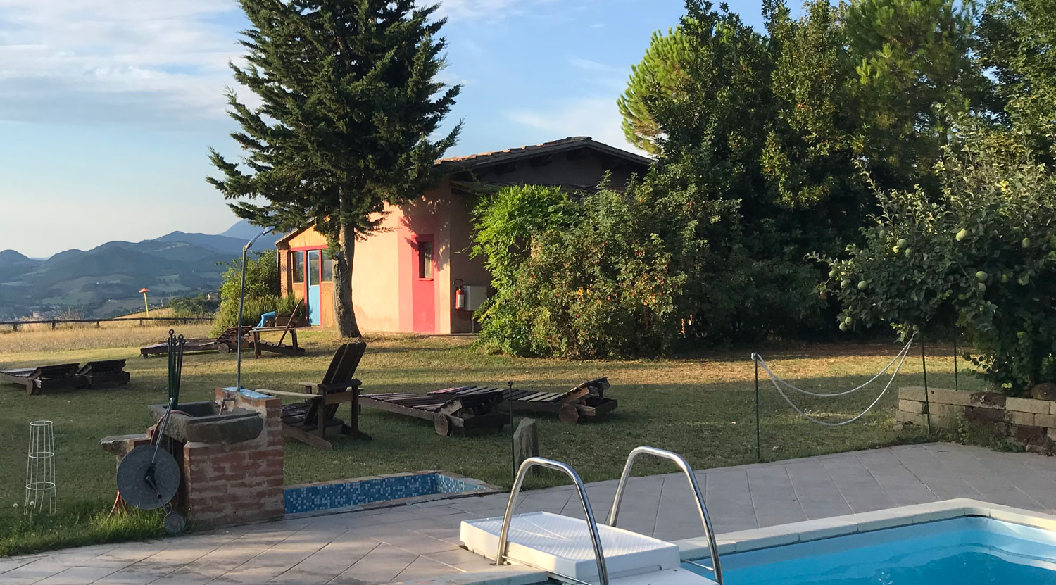 charming cottage with pool in Marche