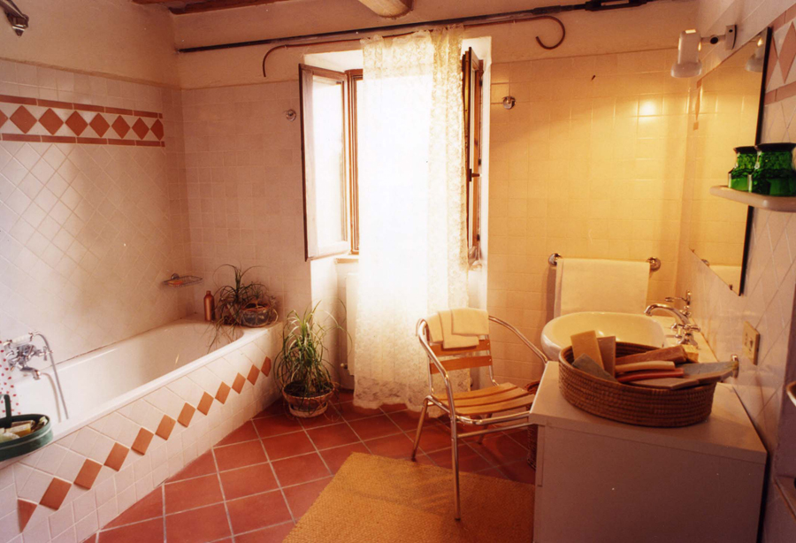 one of the bathrooms in the Holiday Villa Marche