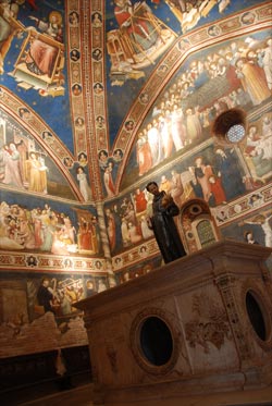 Delightful frescoes, sculpture, paintings in Marche Art in Marche Italy