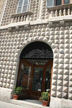 Art and Architecture in Marche, Italy Palazzo dei Diamanti Macerata, Marche