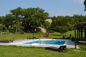 Relax in piscina, Marche