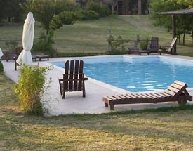 Marche vakantiehuizen met grote tuin, park en zwembad