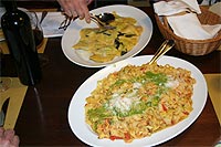 Pesto di basilico e mandorle. Pesto di basilico e mandorle.