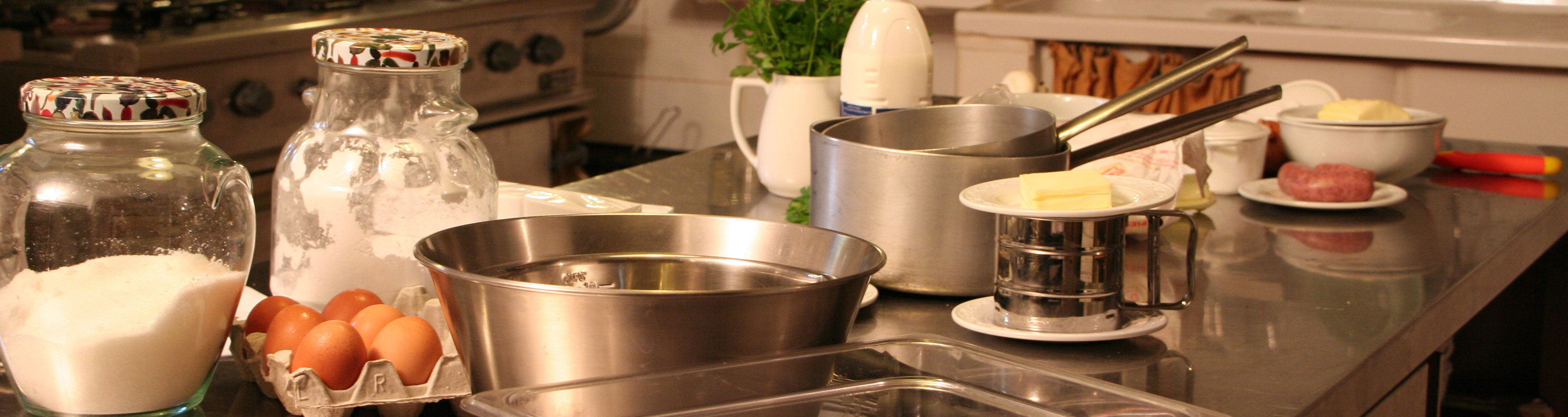 Preparazione degli ingredienti per i corsi di cucina