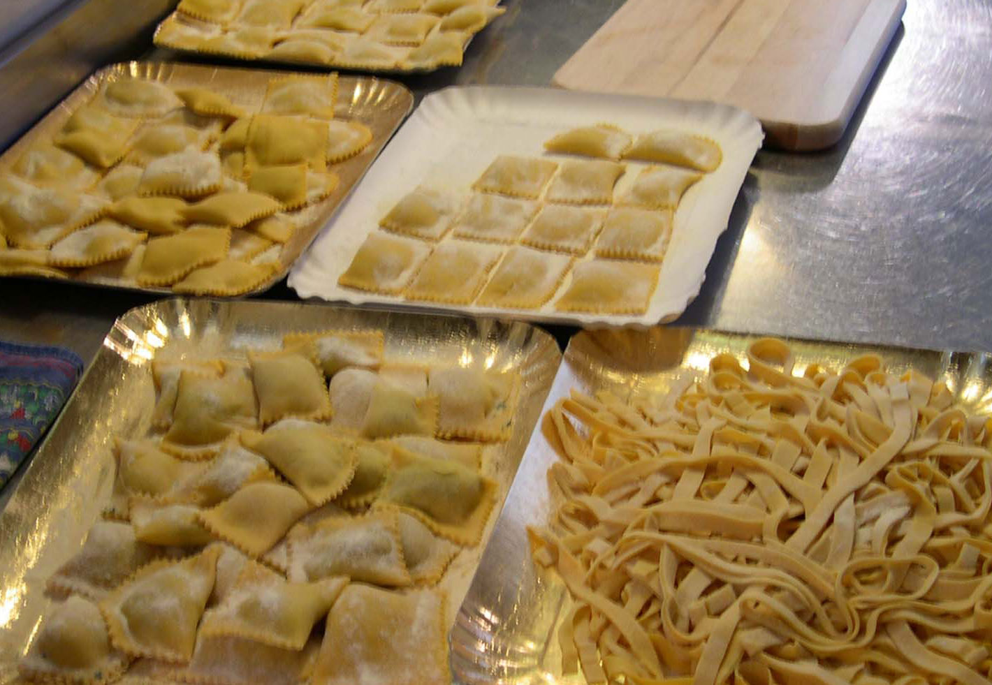 Cooking classes with fresh pasta in different forms and with different sauces in Marche Italy