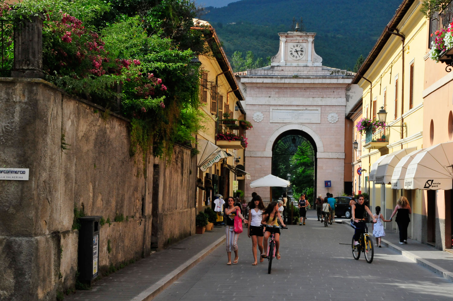 Cooking classes with excursions in Marche Italy