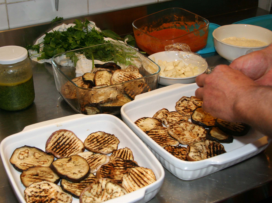 Grilled and not fried eggplant Parmigiana