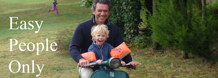 Ennio teach to drive the Vespa