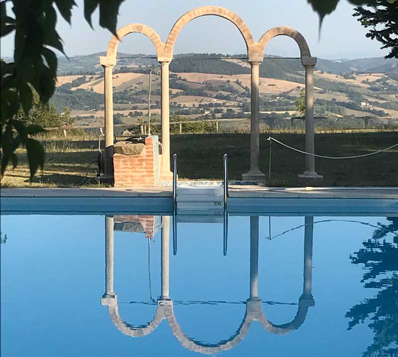 the pool, Self Catering Marche