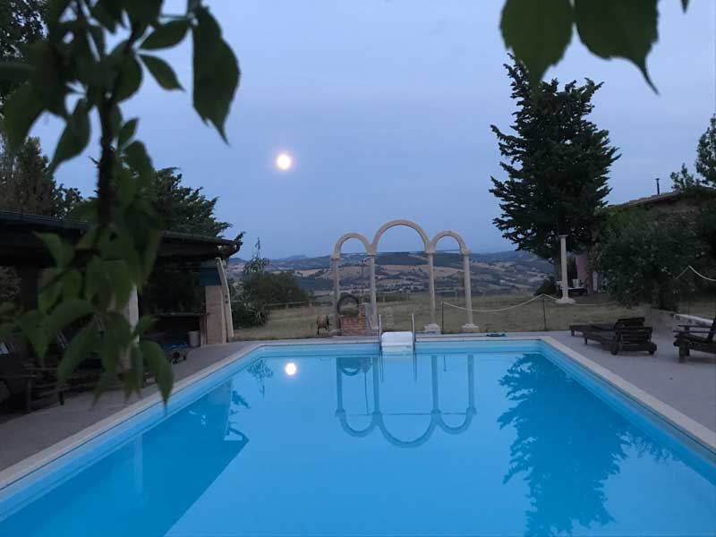 the pool, Self Catering Marche