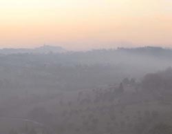 Visitate le Marche alloggiando in una autentica casa di campagna con piscina e tranquillit�