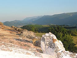 Caravanserraglio - The perfect location for Hiking,Trekking, art tours in le Marche