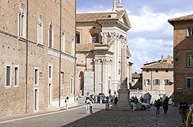 Guided visits to wonderful Italy Art towns